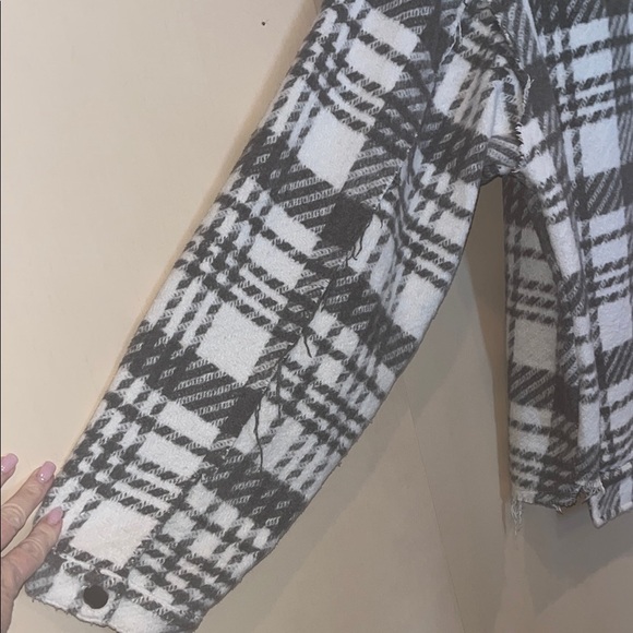 VICI Plaid Button-Up Shirt / jacket size Small grey & white fray distressed - Picture 9 of 12